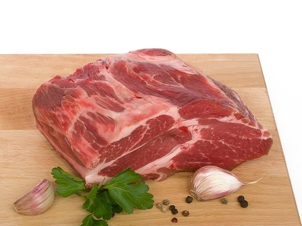 Svinjski vrat - Akcija v trgovini Mercator