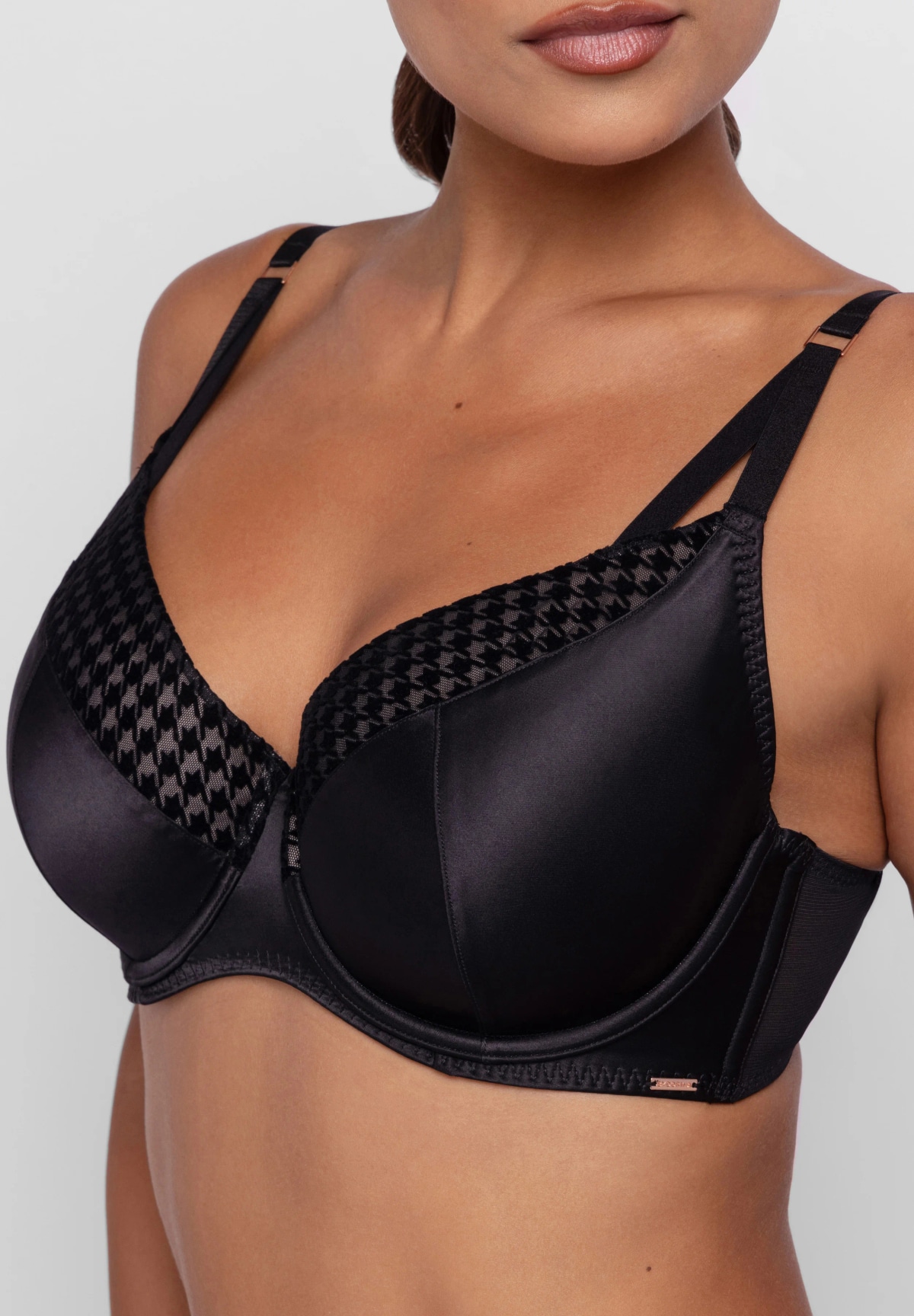 Dorina Podložen nedrček s kostjo - Akcija v trgovini E.Leclerc