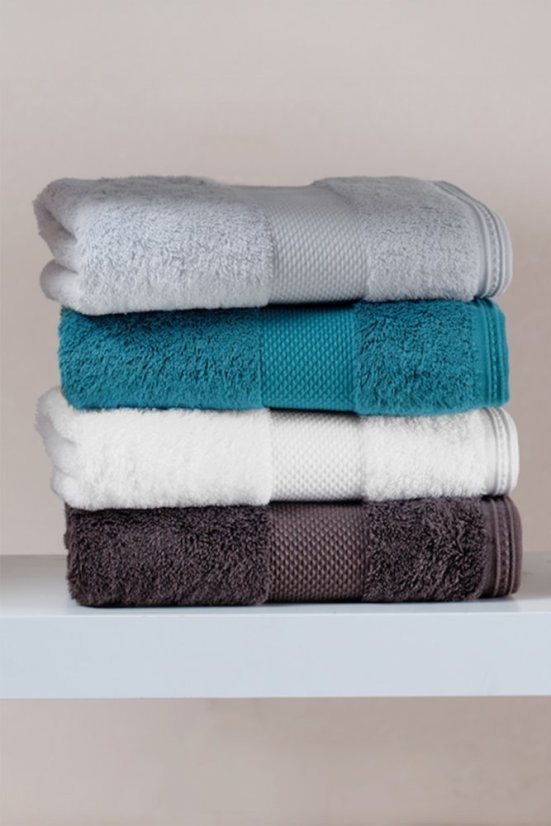 Tissaja Komplet 2 rokavic, 2 brisač in 2 kopalnih brisač 2 ROKAVIC 15 x 21 cm, 2 BRISAČ 50 x 100 in 2 KOPALNIH BRISAČ 70 x 140 cm - Akcija v trgovini E.Leclerc