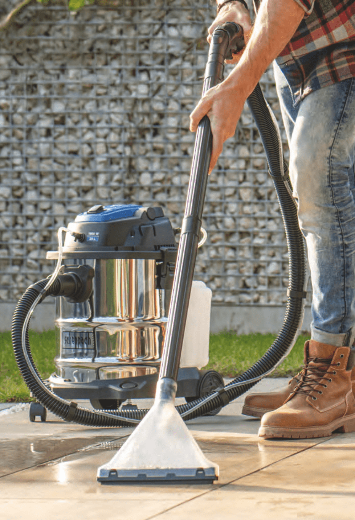 Sesalnik za mokro in suho sesanje - Akcija v trgovini Hofer