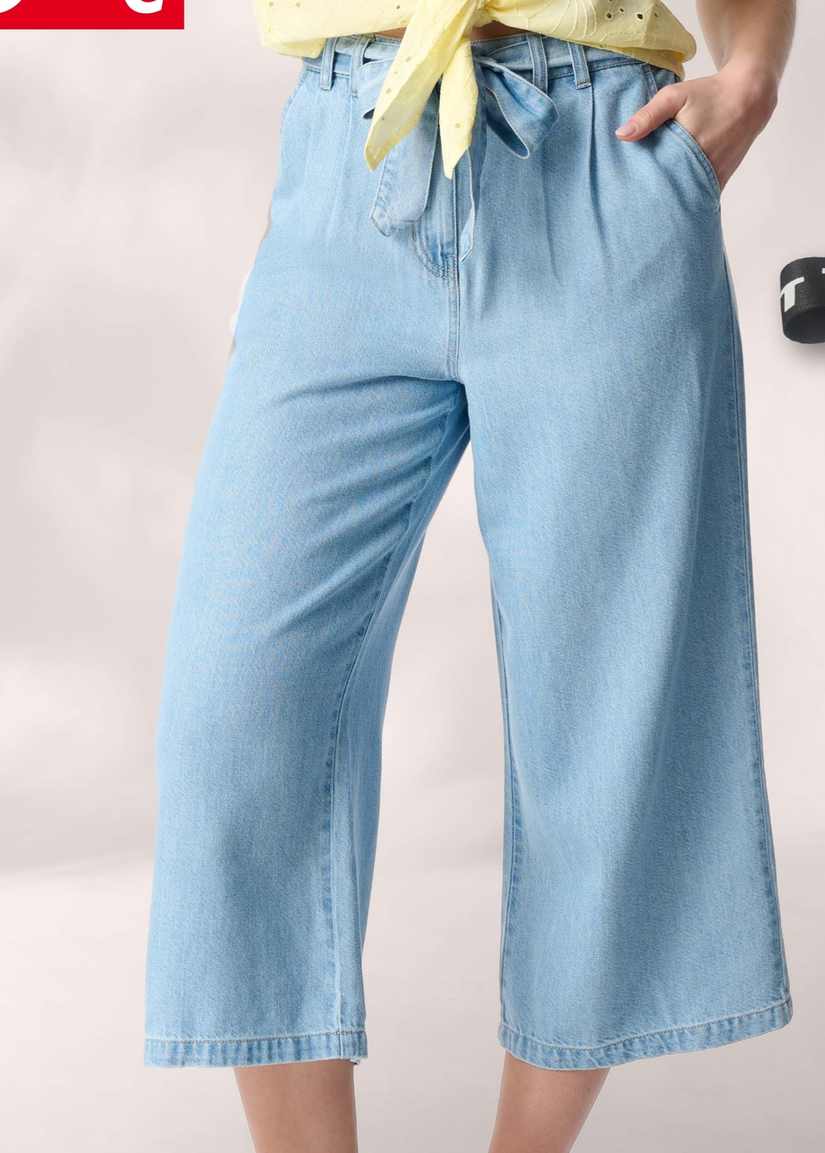 Ženske hlače iz jeansa - Akcija v trgovini Kik