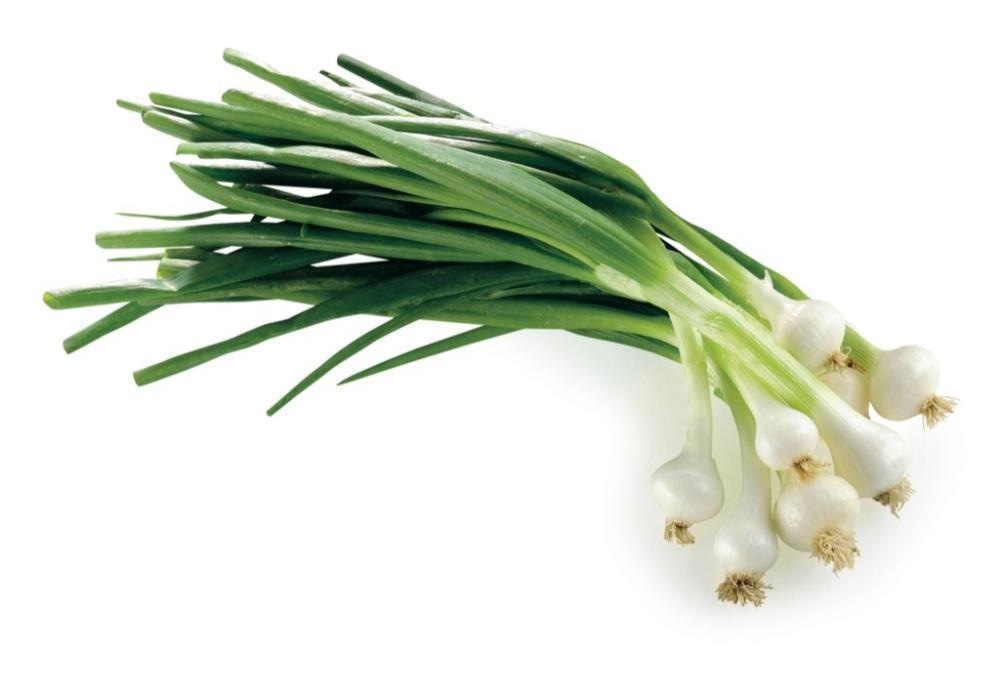 Mlada čebula z zelenjem 1 kg - Akcija v trgovini Spar