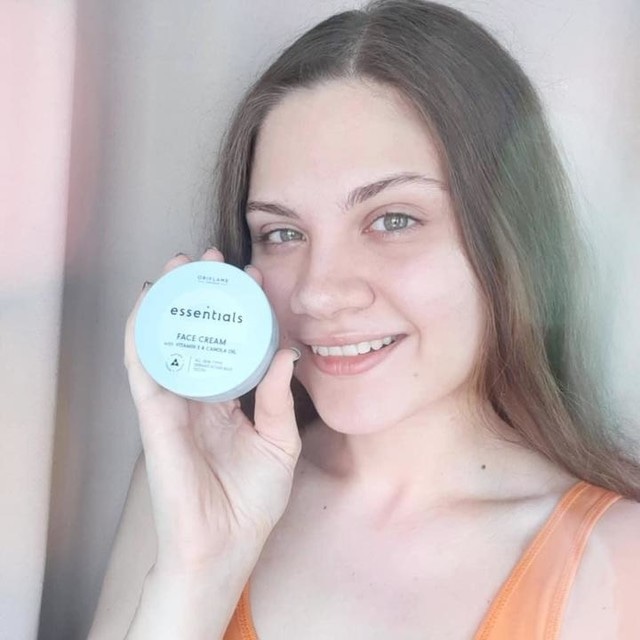 Essentials večnamenska krema z vitaminom E in repičnim oljem 150 ml Oriflame - Akcija v trgovini Oriflame