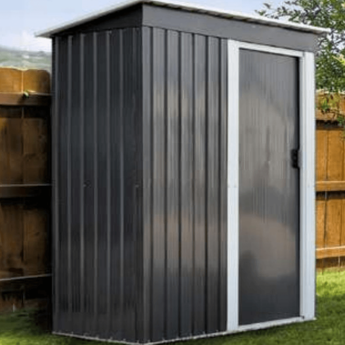 Kovinska vrtna hiša ca. 1,18 m² - Akcija v trgovini E.Leclerc