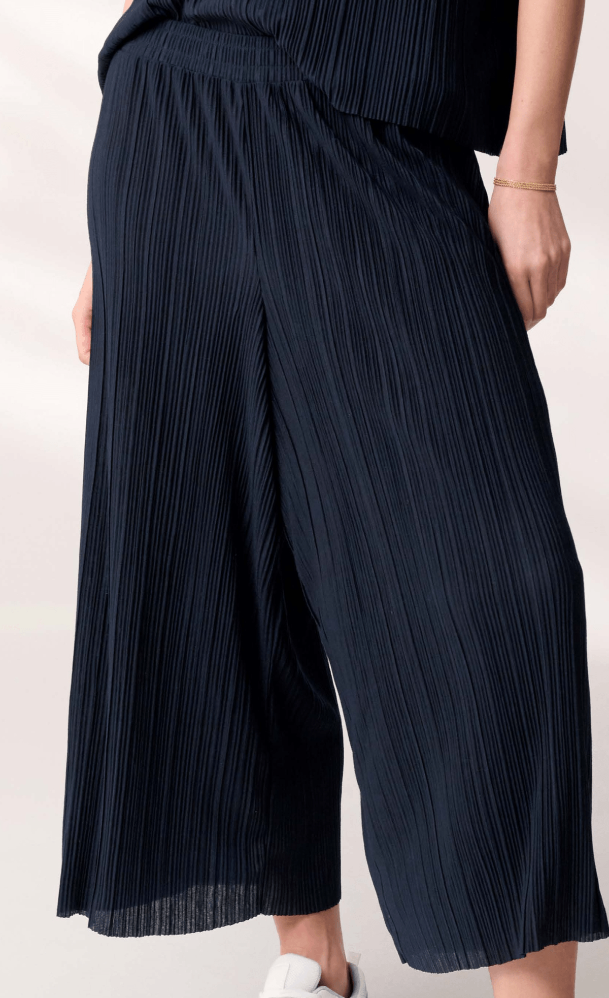 Ženske hlače - Akcija v trgovini Kik