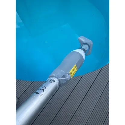 Ročni akumulatorski sesalnik za bazen - Akcija v trgovini Obi