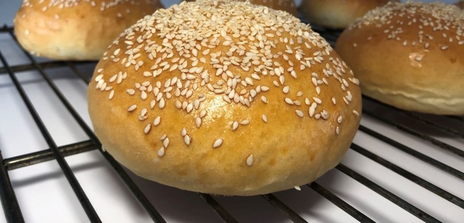 Burger kruhki s sezamom 100 g - Akcija v trgovini Jager