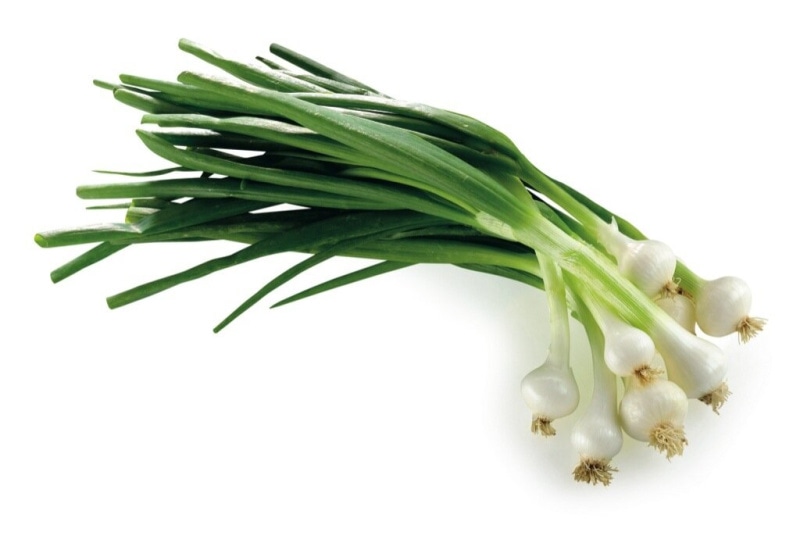 Prva slovenska mlada čebula pakirano, 300 g - Akcija v trgovini Spar