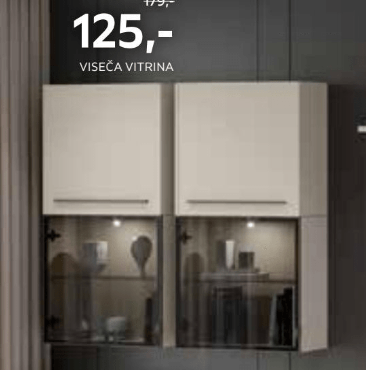 Viseča vitrina - Akcija v trgovini Lesnina