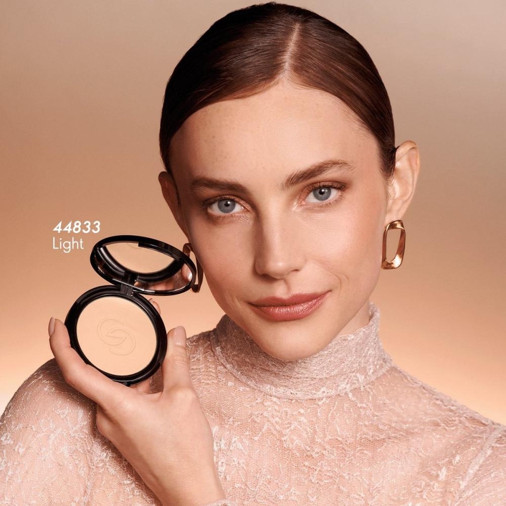 Giordani Gold puder v kamnu s serumom Light 9 g - Akcija v trgovini Oriflame