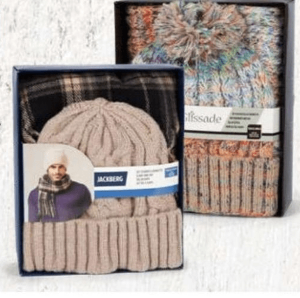 Komplet grelnika vratu in kape/Komplet šala in kape za komplet JACKBERG - Akcija v trgovini Eurospin