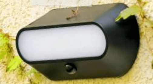 Solarna stenska LED svetilka - Akcija v trgovini Bauhaus