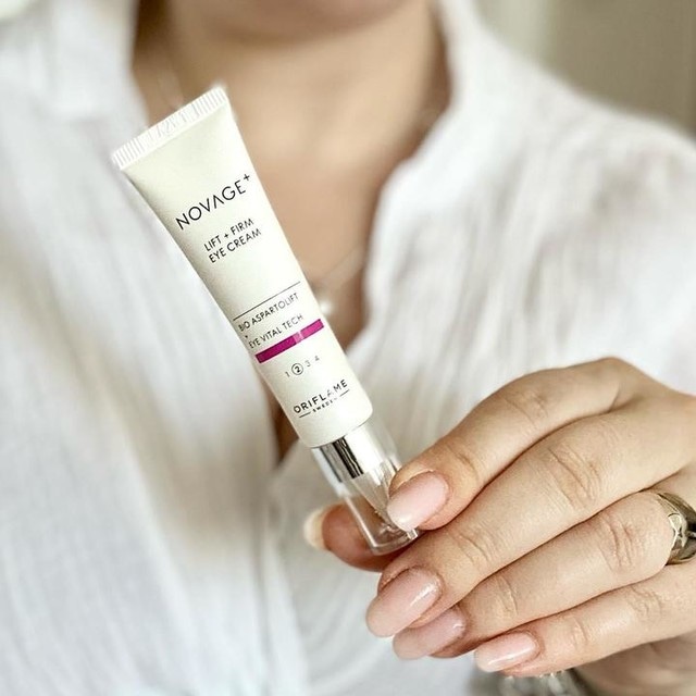 Novage+ Lift + Firm krema za predel okoli oči 15 ml - Akcija v trgovini Oriflame