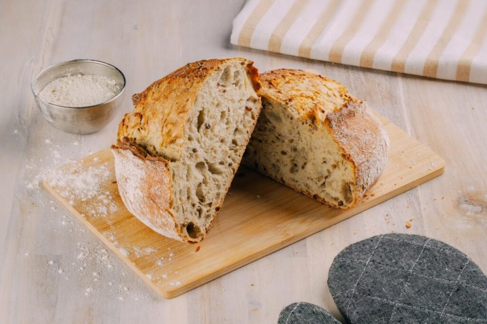 Kruh s kislim testom 460 g Mlinar - Akcija v trgovini Mercator