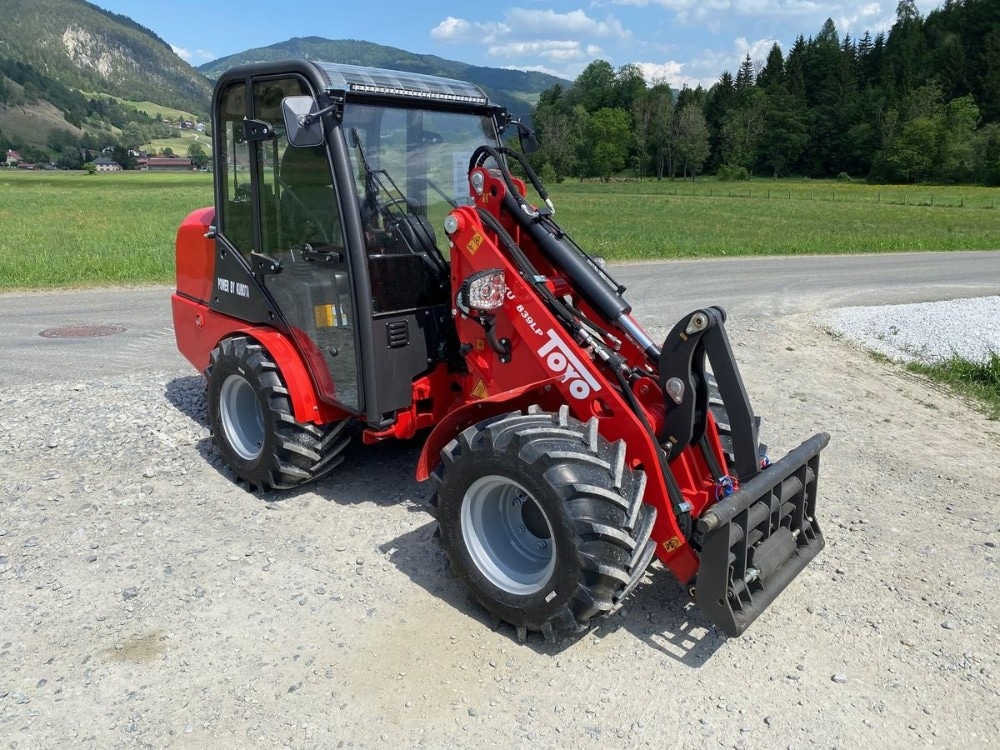 Dvorisčni nakladač Toyo 810 - Akcija v trgovini Jager