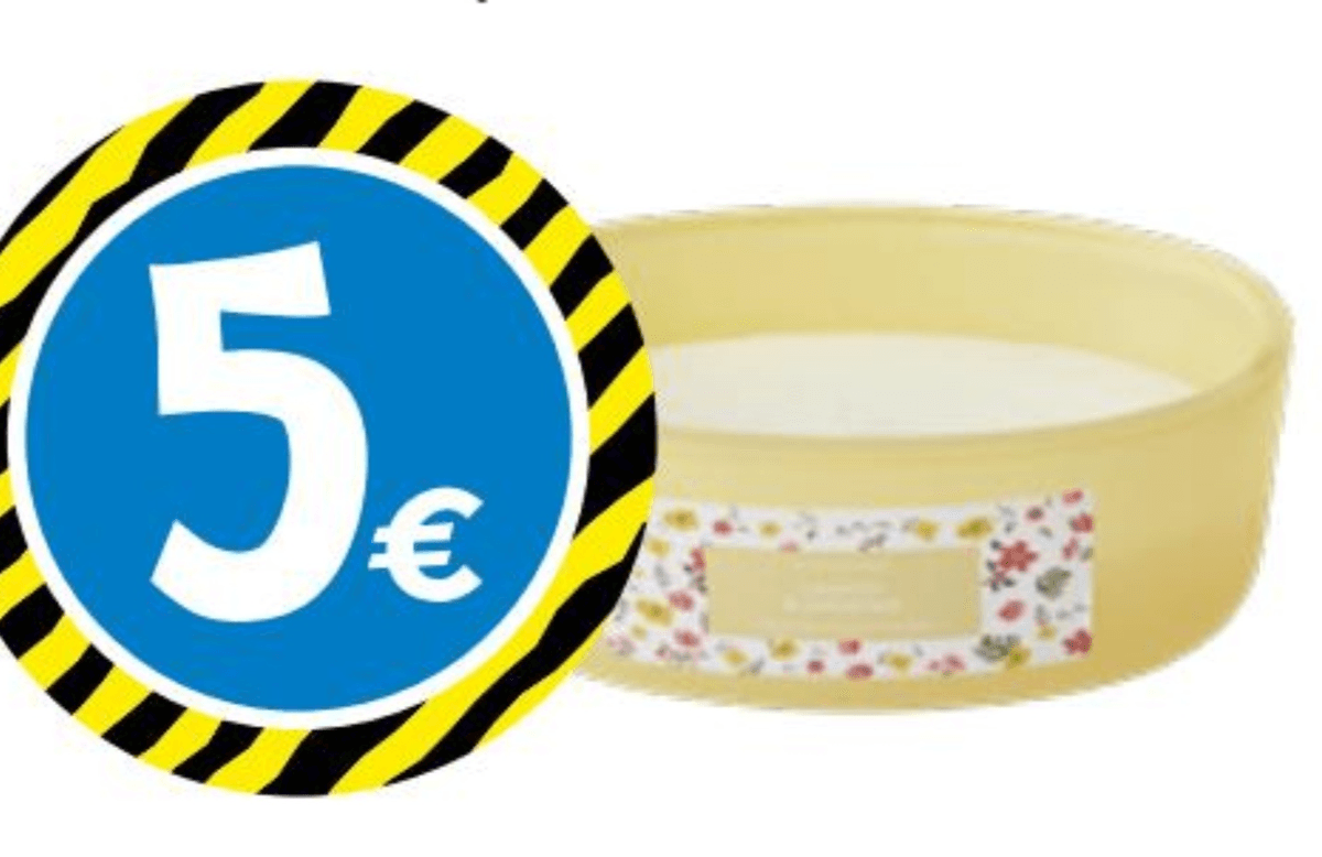 Dišeča sveča - Akcija v trgovini Tedi