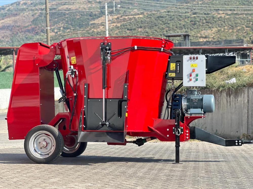 Mešalni voz za krmila 3 m³ - Akcija v trgovini Jager