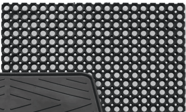 Predpražnik 'Domino'