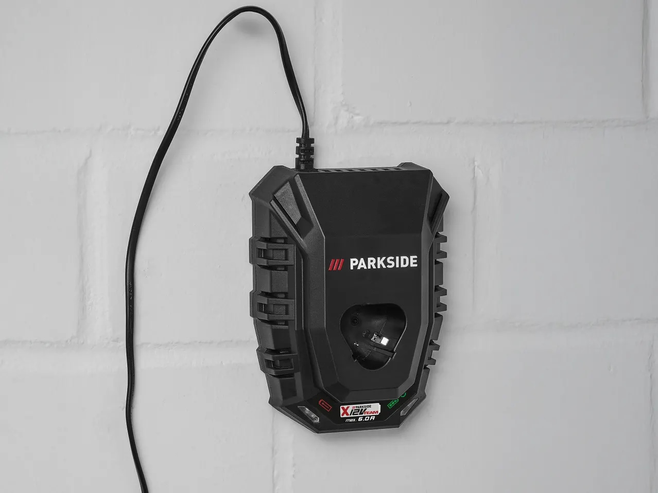 Parkside Polnilnik za akumulatorje 2,4 A