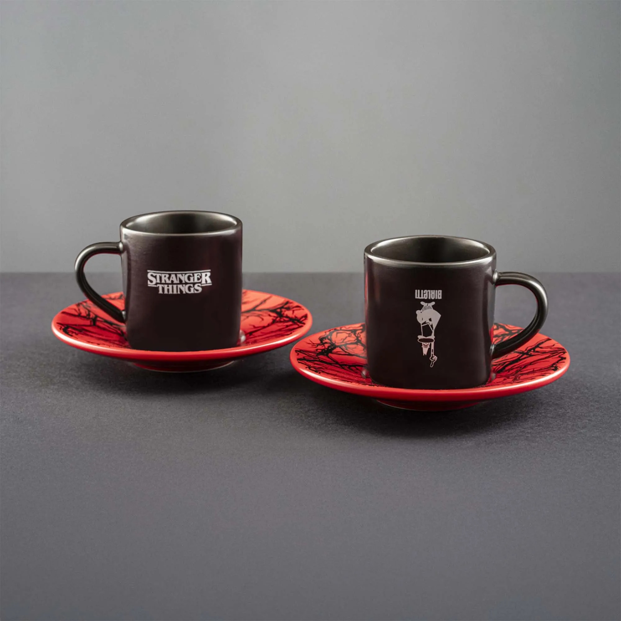 Set kafetiera +2 skodelici Stranger Things