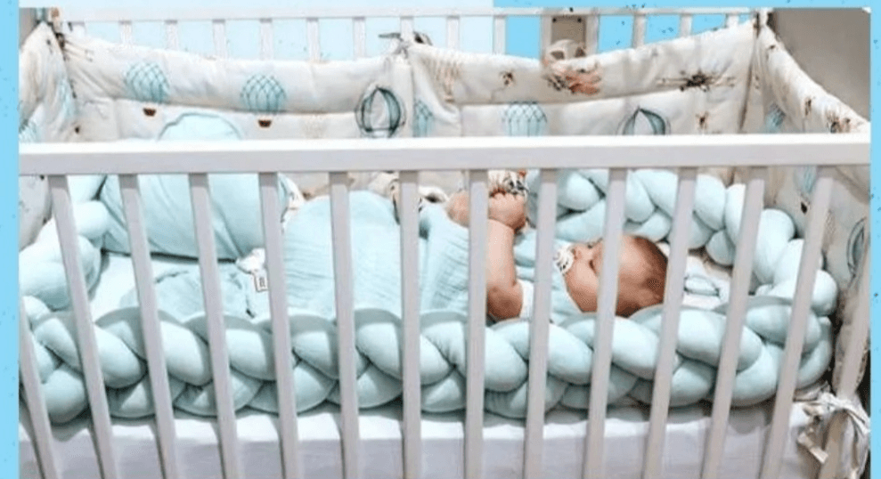 Obroba za otroško posteljo