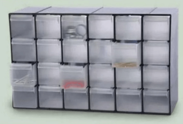 Organizator s 24 predali