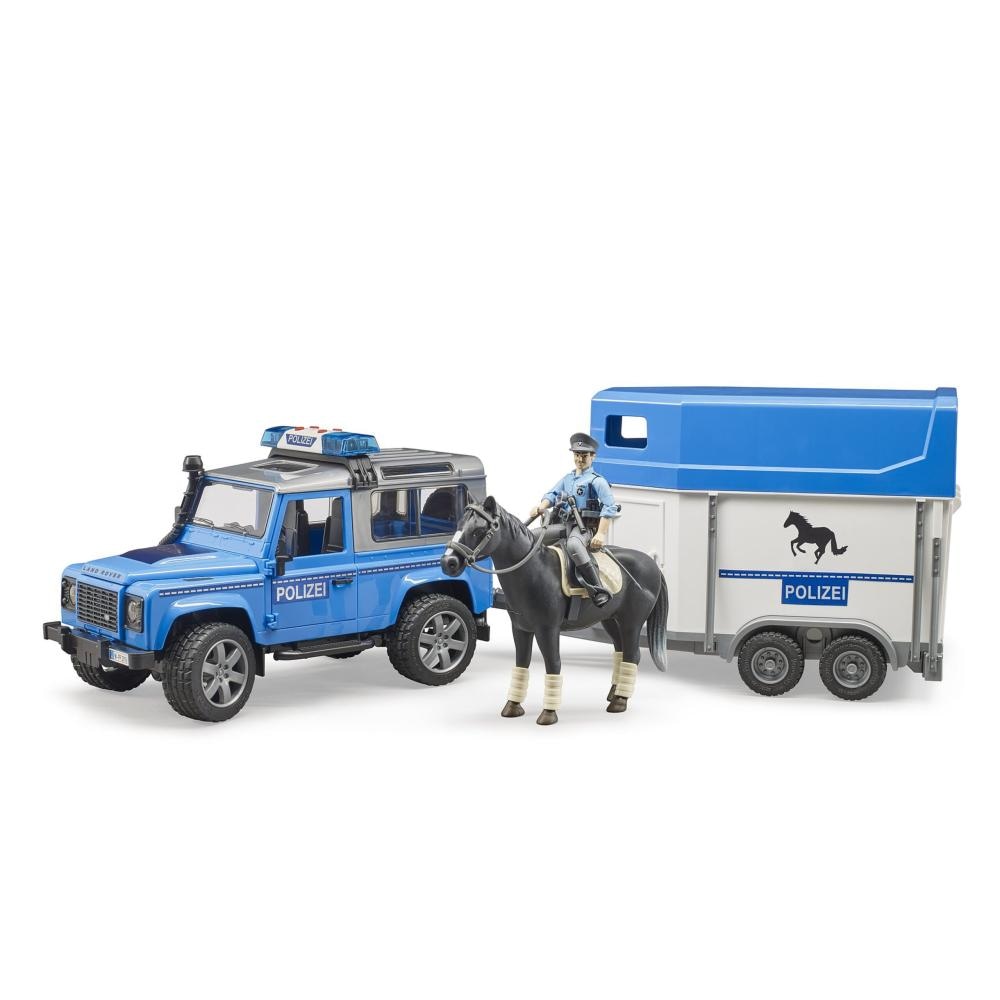 Land Rover s prikolico