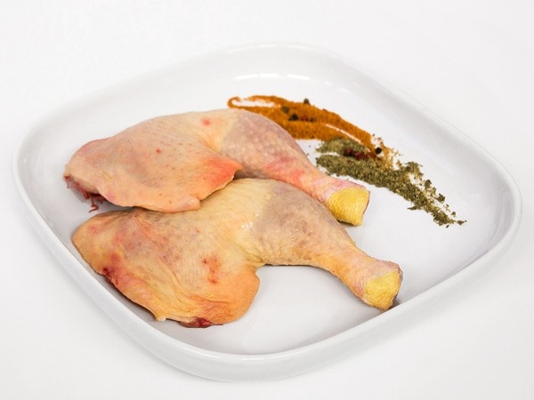 Piščančja bedra s hrbti 1 kg