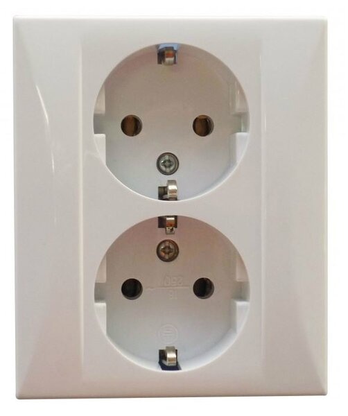 Dvojna vtičnica Evian - Akcija v trgovini Bauhaus