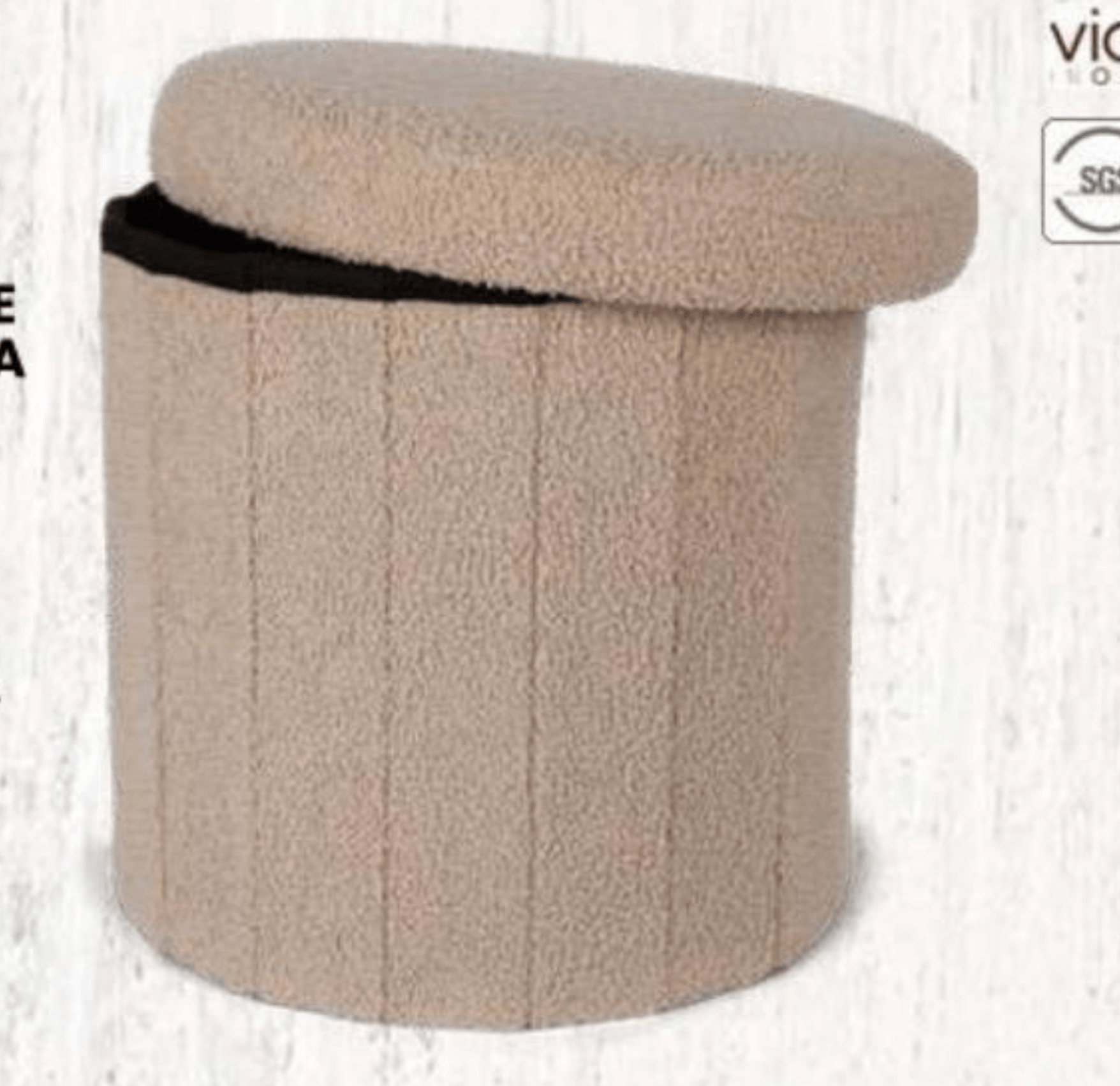 Zložljiv tabure s prostorom za shranjevanje