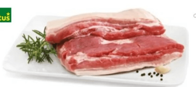 Svinjski hamburger Akcija v trgovini Tuš