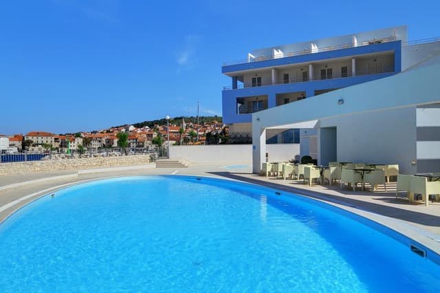Hrvaška, Otok Brač Hotel in apartmaji Pastura 4* Akcija v trgovini Mercator