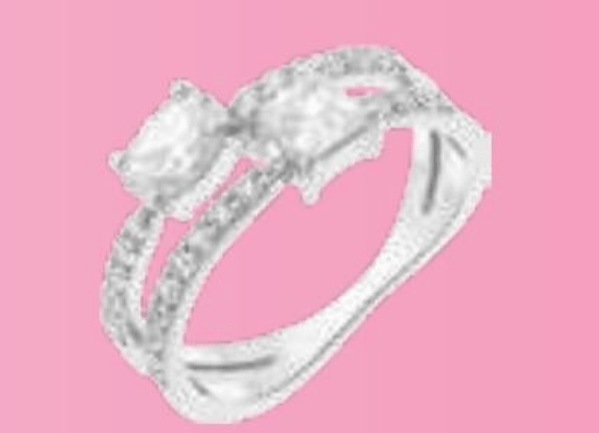 Prstan s cirkonijevimi oksidi - Akcija v trgovini E.Leclerc