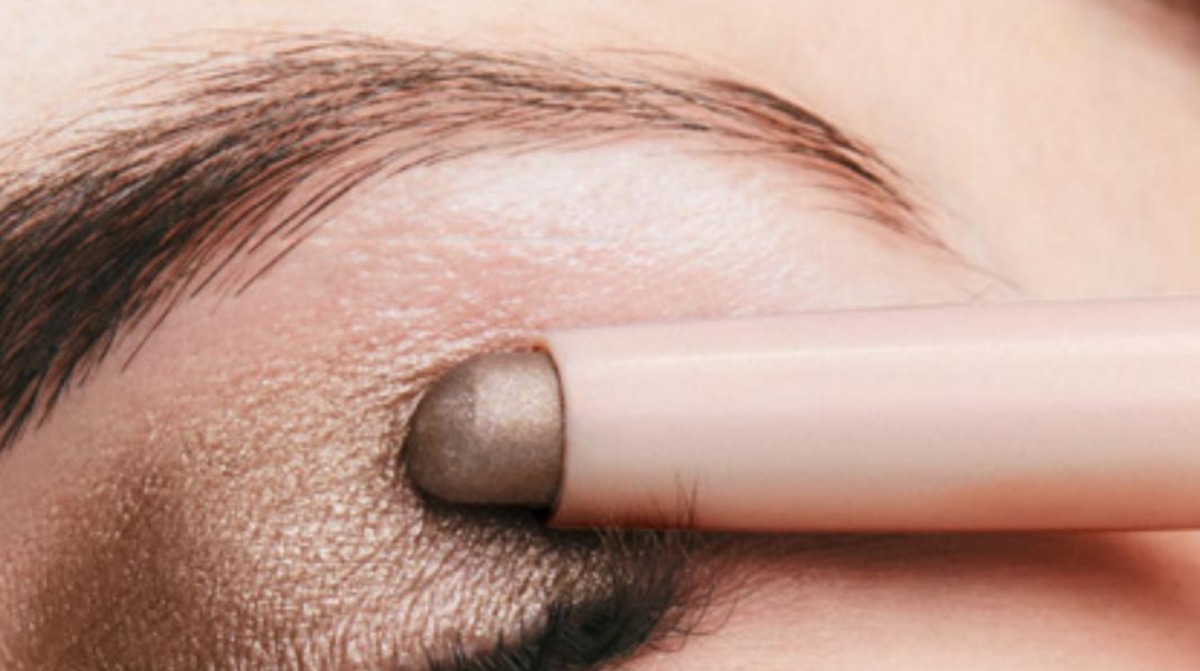 THE ONE Colour Unlimited senčilo za oči v stiku 46918 Bronze 1.45 g Oriflame THE ONE - Akcija v trgovini Oriflame