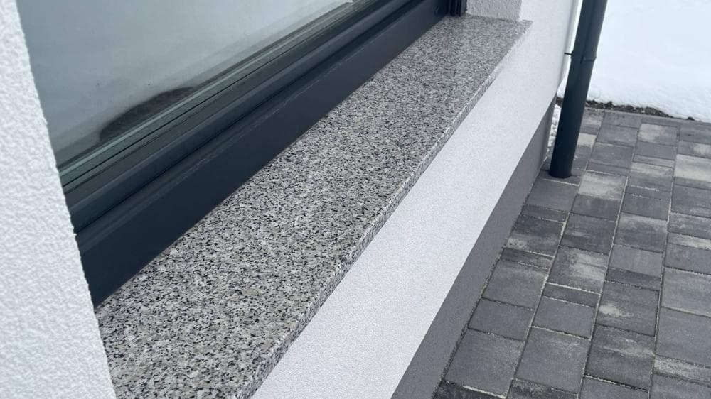 Okenska polica Granit G603 105 x 25 cm Akcija v trgovini Jager