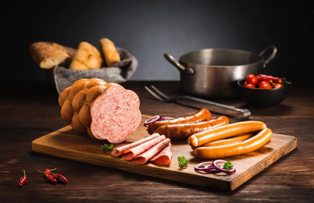 Aljaževa klobasa Krpanove dobrote Kras Akcija v trgovini Mercator