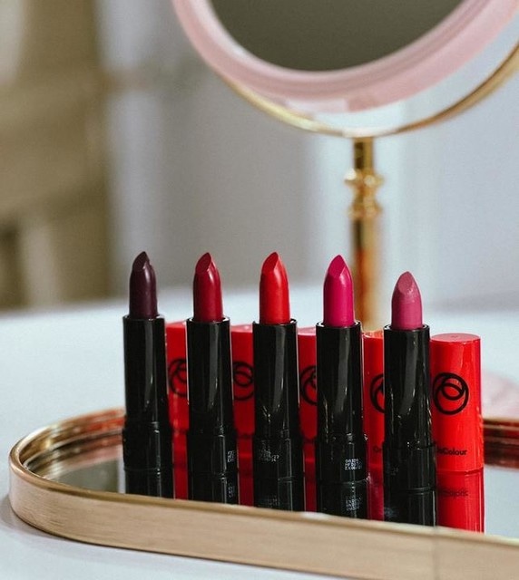 OnColour kremna Ŕminka Cranberry Red 2.5 g - Akcija v trgovini Oriflame