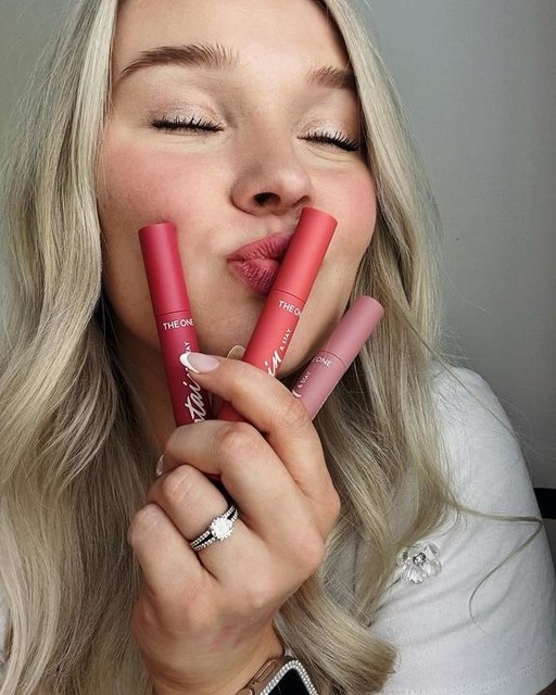 THE ONE Stain & Stay marker za ustnice Nude 2.5 g - Akcija v trgovini Oriflame