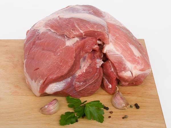 Svinjsko pleče brez kosti 1 kg Akcija v trgovini Tuš
