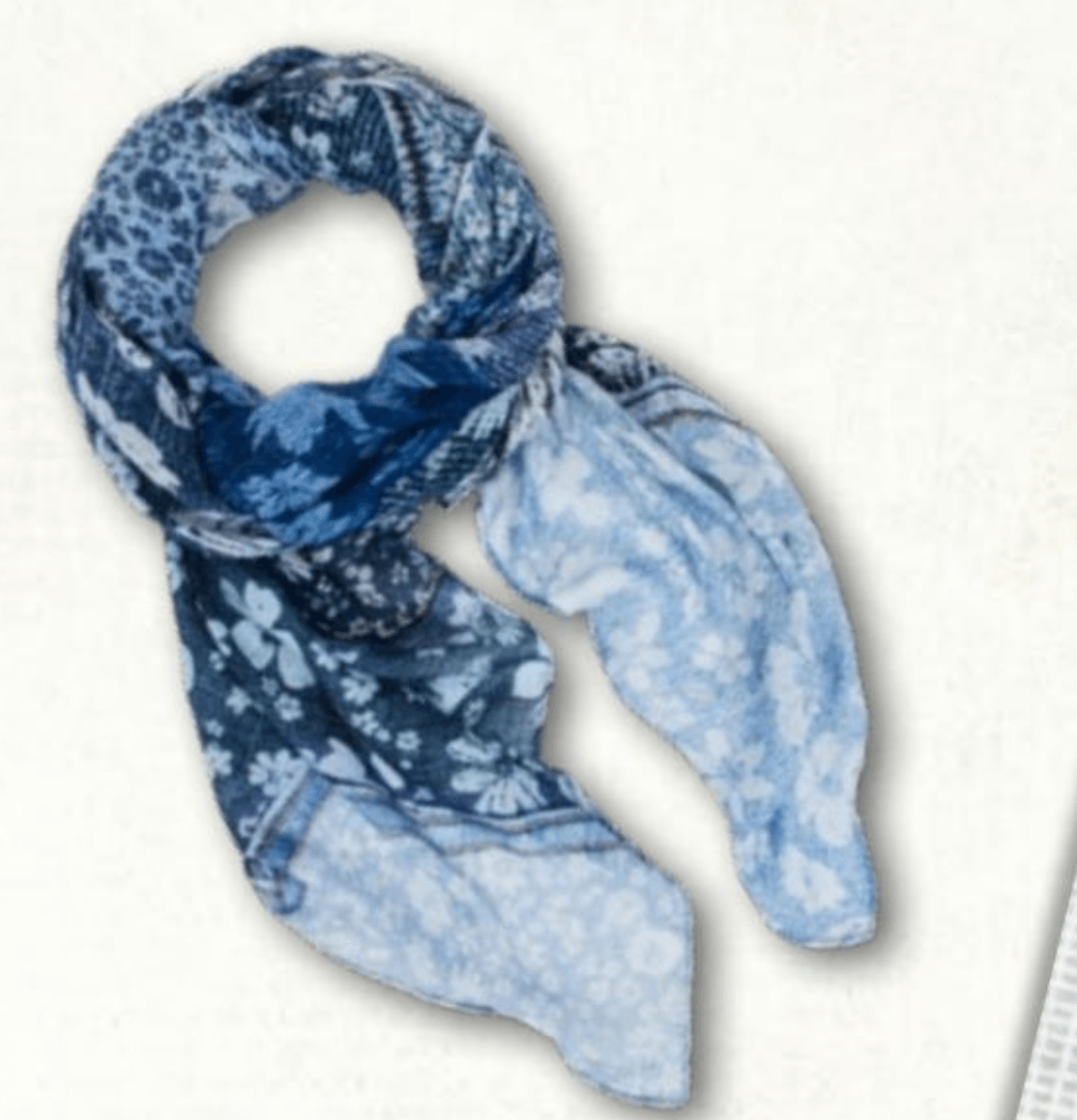 Desigual ženski šal/ruta - Akcija v trgovini Regal Shop